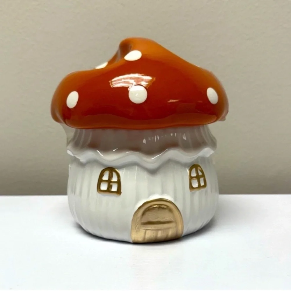 Target Bullseye Playground Novelty Ceramic Mushroom House Container w/ Lid